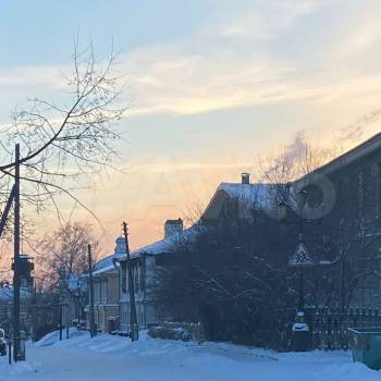 Продается 1-комнатная квартира, 180 м²