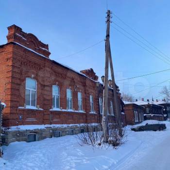 Продается 1-комнатная квартира, 180 м²