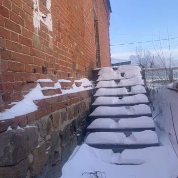 Продается 1-комнатная квартира, 180 м²