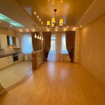 Продается 1-комнатная квартира, 46 м²