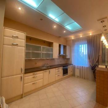 Продается 1-комнатная квартира, 46 м²