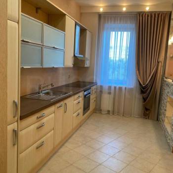 Продается 1-комнатная квартира, 46 м²