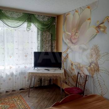 Продается Многокомнатная квартира, 75,9 м²