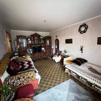 Продается 1-комнатная квартира, 37 м²