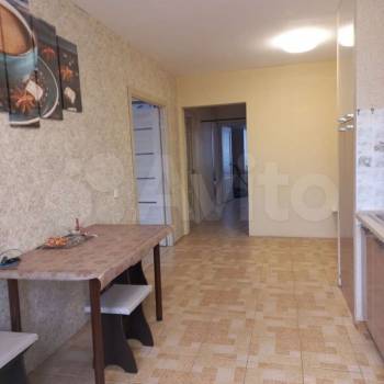 Продается Многокомнатная квартира, 70 м²