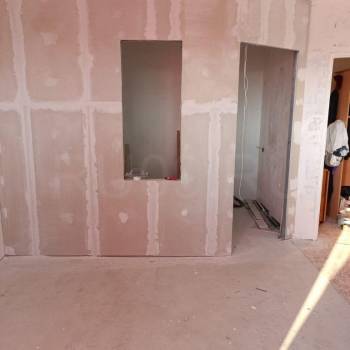 Продается 1-комнатная квартира, 42 м²