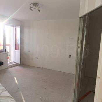 Продается 1-комнатная квартира, 42 м²