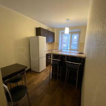 Продается 1-комнатная квартира, 45 м²