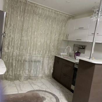 Продается 1-комнатная квартира, 40 м²