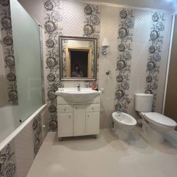 Сдается 2-х комнатная квартира, 79 м²