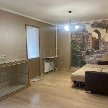 Сдается 2-х комнатная квартира, 79 м²