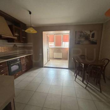 Сдается 2-х комнатная квартира, 79 м²