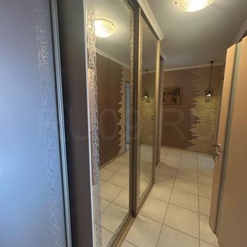 Сдается 2-х комнатная квартира, 79 м²