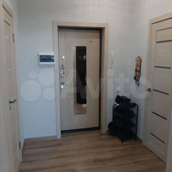 Продается 1-комнатная квартира, 66 м²