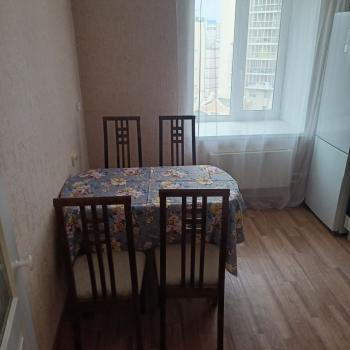 Сдается 1-комнатная квартира, 38 м²