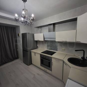 Продается 1-комнатная квартира, 37 м²