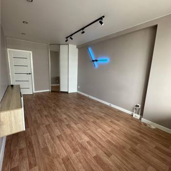 Продается 1-комнатная квартира, 51 м²