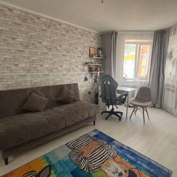Продается 1-комнатная квартира, 37 м²