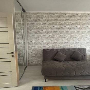 Продается 1-комнатная квартира, 37 м²