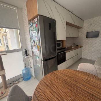 Продается 1-комнатная квартира, 37 м²