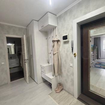 Продается 1-комнатная квартира, 37 м²