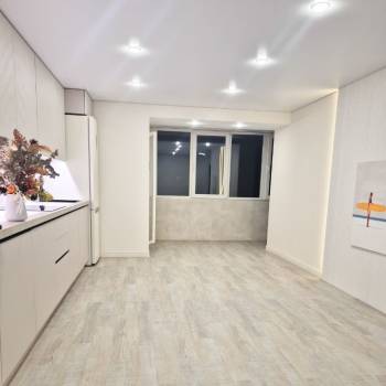 Продается Многокомнатная квартира, 68 м²