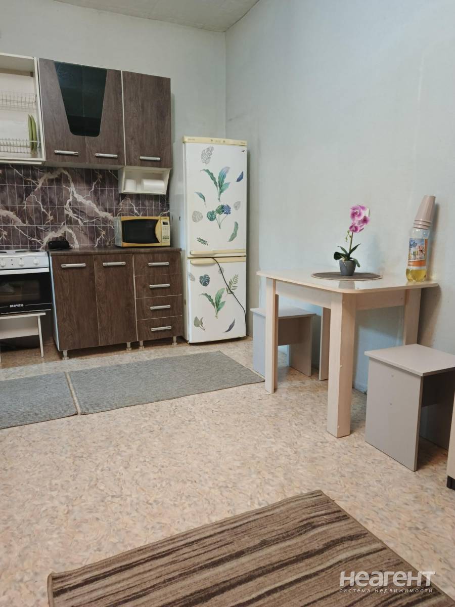 Сдам 1-ком. квартиру (переулок Сергея Лазо)