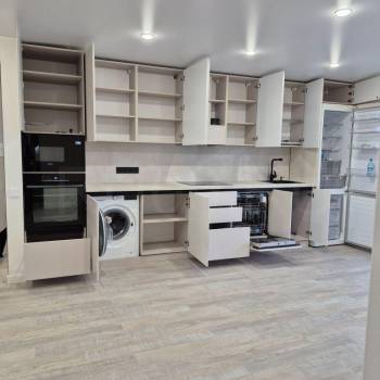 Продается Многокомнатная квартира, 67 м²