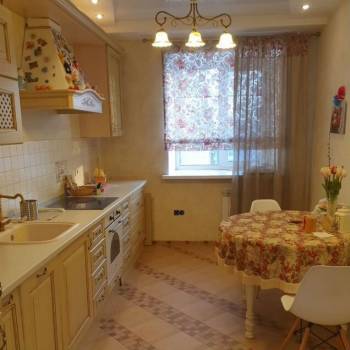 Продается 2-х комнатная квартира, 77 м²