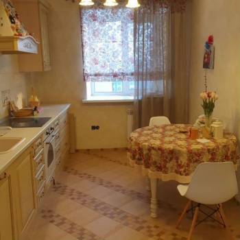 Продается 2-х комнатная квартира, 77 м²