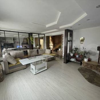 Продается Дом, 240 м²