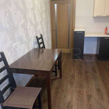 Продается 1-комнатная квартира, 54 м²