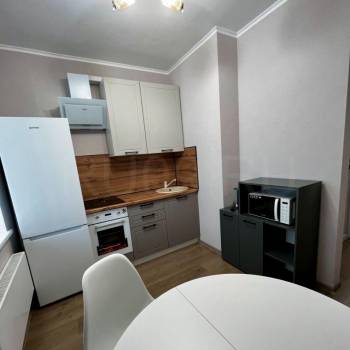 Сдается 1-комнатная квартира, 39 м²