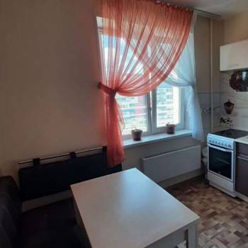 Сдается 1-комнатная квартира, 42 м²