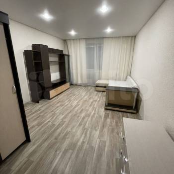 Сдается 1-комнатная квартира, 38 м²