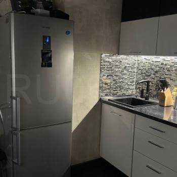 Продается 1-комнатная квартира, 42 м²