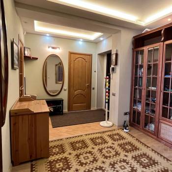 Продается Многокомнатная квартира, 119 м²