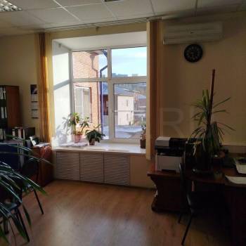 Сдается Нежилое помещение, 210 м²