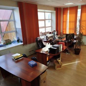 Сдается Нежилое помещение, 210 м²