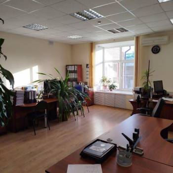 Сдается Нежилое помещение, 210 м²