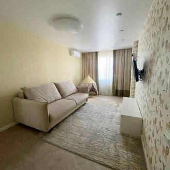 Сдается Многокомнатная квартира, 100 м²