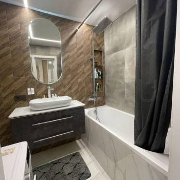 Сдается Многокомнатная квартира, 100 м²