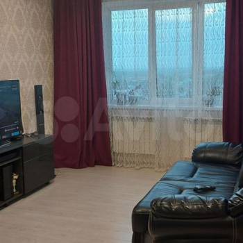 Продается Многокомнатная квартира, 70 м²