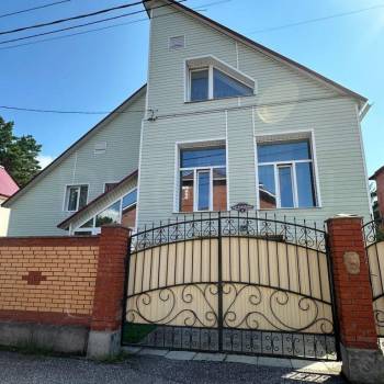 Продается Дом, 290 м²