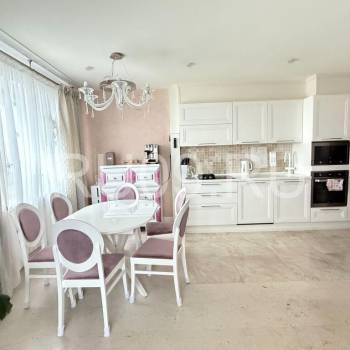 Продается Многокомнатная квартира, 18 м²