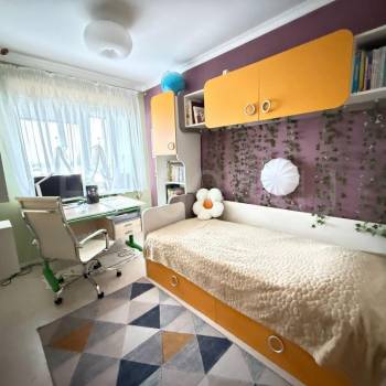 Продается Многокомнатная квартира, 18 м²