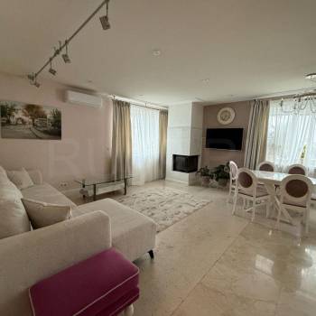 Продается Многокомнатная квартира, 18 м²