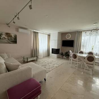 Продается Многокомнатная квартира, 100 м²