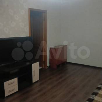 Продается Многокомнатная квартира, 61 м²