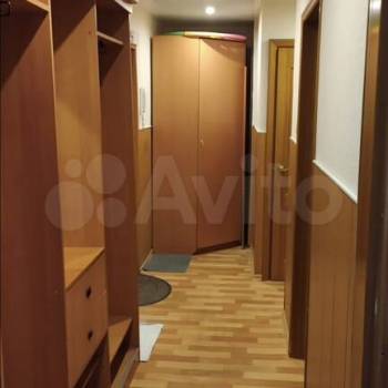 Продается Многокомнатная квартира, 61 м²